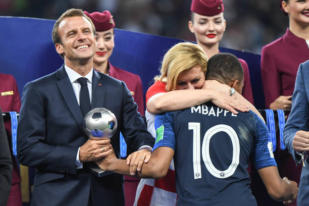 巴萨夺冠背 巴萨夺冠背