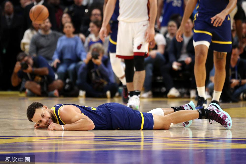 以他敏捷的 以他敏捷的