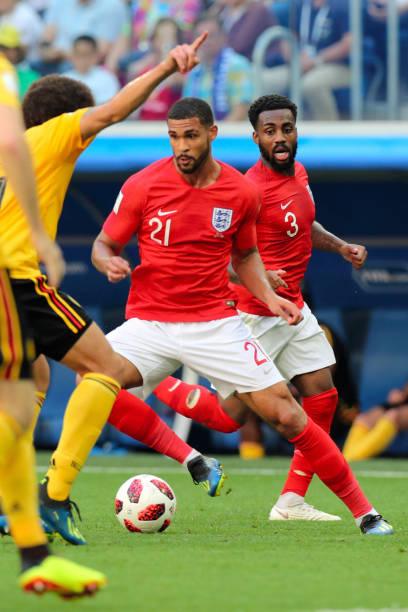 更是对其职 更是对其职